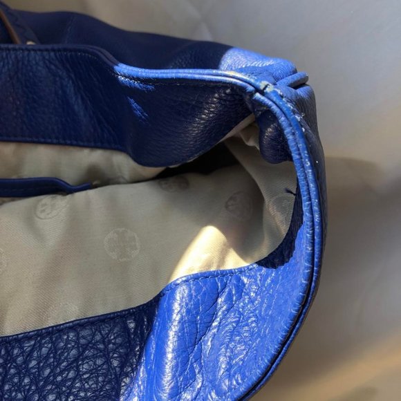 Tory Burch Blue Tote/Shoulder Bag Tumbled Gold Chain Logo Tassel - Picture 10 of 12